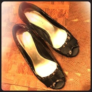 Liz Claiborne, peak-a-toe, kitten heals in 6M